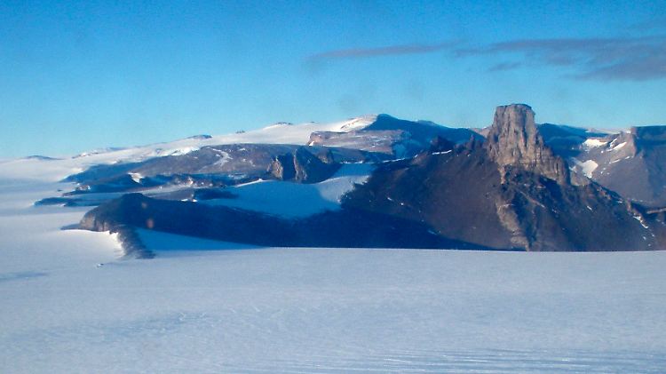Lange lockte der Eiskontinent nur Abenteuerer und Forscher.
