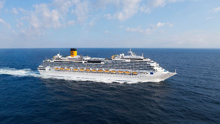 Vier Monate nach dem Untergang der "Concordia" hat die Reederei Costa mit der "Fascinosa" ein neues Schiff getauft. Es wird zunächst im Mittelmeer unterwegs sein.