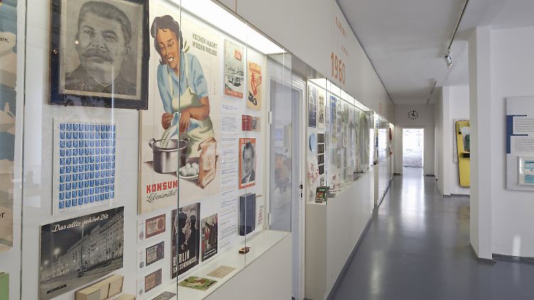 Stalin und Konsum-Reklame in den 50ern: Die Dauerausstellung geht chronologisch vor.