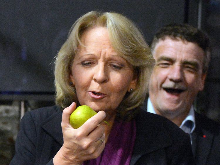 Kraft erwärmt mehr die Herzen der Wähler.