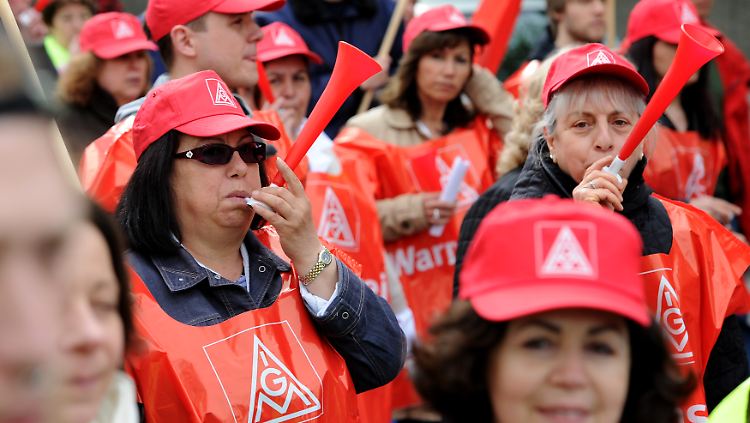 6,5 Prozent mehr Lohn ist nur eine Forderung der IG Metall im Tarifkonflikt der Metall- und Elektroindustrie.