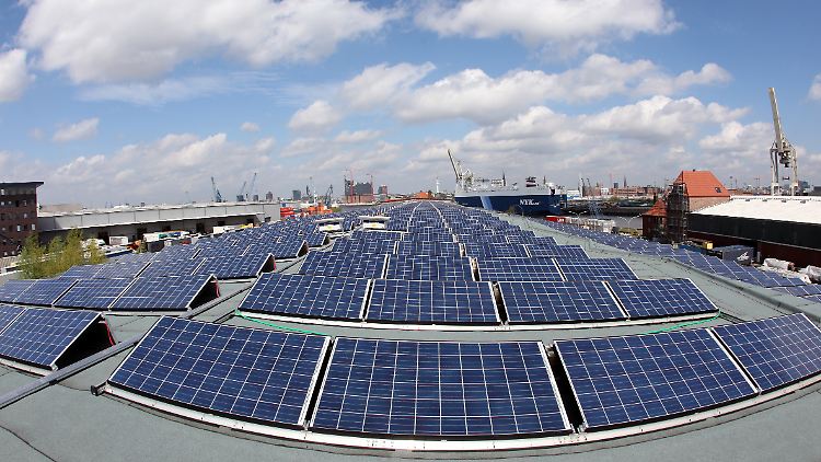 Die Solar-Firmen stehen wegen der gekürzten Förderungen unter Druck.