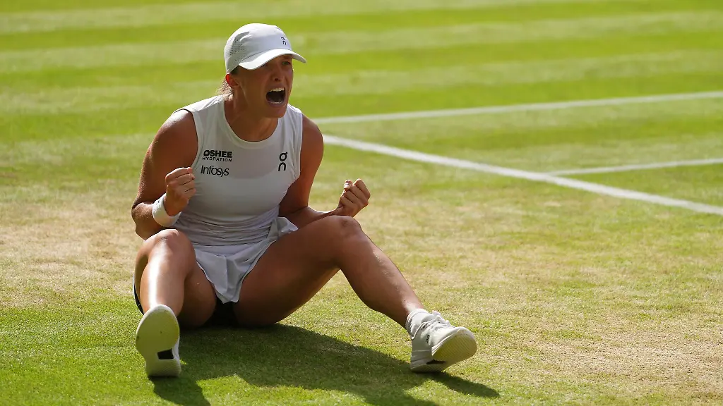 Iga-Swiatek-feiert-ihren-Titel