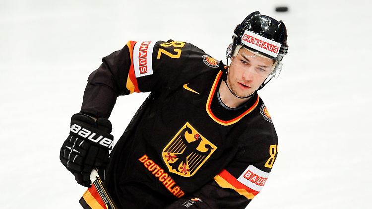 Sinan Akdag ist der erste türkischstämmige Eishockey-Nationalspieler im DEB-Trikot.