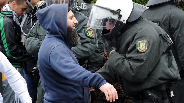 Auseinandersetzungen mit Salafisten wie in Bonn gab es in Köln nicht.
