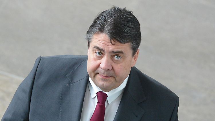 Auch der unbeliebteste SPD-Spitzenkandidat konnte in den Umfragen etwas zulegen.