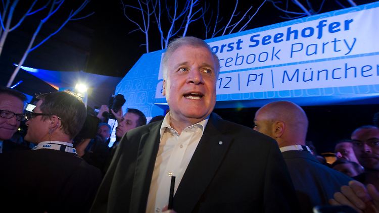 Seehofer zeigt, dass er das Feld Internet nicht den Piraten überlassen will.