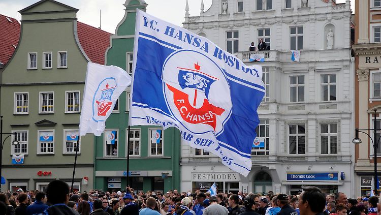 Die Hansa-Fans demonstrierten vor der Abstimmung der Bürgerschaft für ihren Verein.