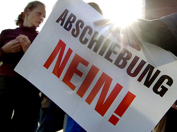 Rund 30.000 Menschen haben eine Aufenthaltserlaubnis auf Probe.