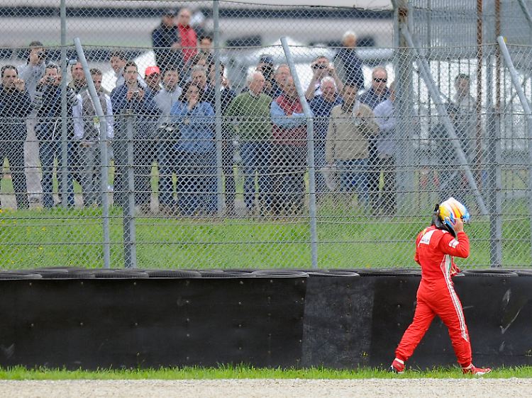 Das Gute ist: Alonso liegt momentan trotzdem nur zehn Zähler hinter WM-Spitzenreiter Sebastian Vettel.