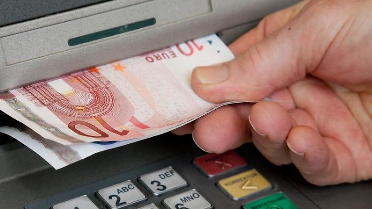 Der Automat spuckt auch dann noch was aus, wenn das Guthaben schon erschöpft ist - der Dispo macht das möglich.