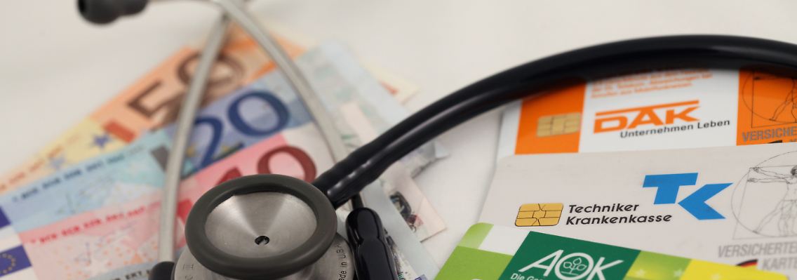 Per Gesetz müssen Krankenkassen ab einer festgelegten Höhe von finanziellen Reserven Prämien zahlen.