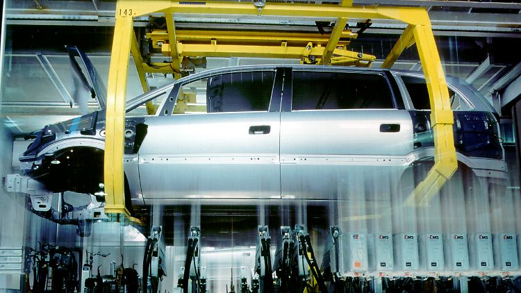 Nach dem Asta, könnte jetzt auch die Produktion des Opel Zafira ins Ausland verlegt werden. Betriebsrat und Belegschaft sind entrüstet.