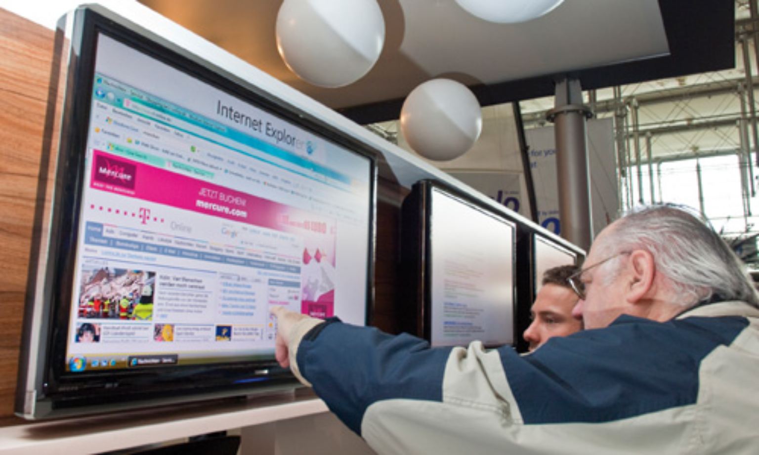 "Sieh mal, der neue Microsoft-Browser Internet Explorer 8 ist da!"