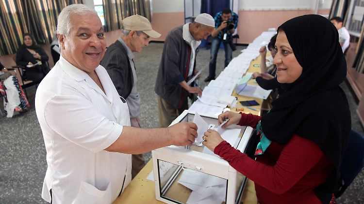 Von 21 Millionen Wahlberechtigten gingen etwa 8 Millionen an die Wahlurne - unterm Strich 42,4 Prozent.