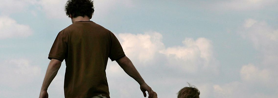 Vätern soll es möglich sein, eine Vertrauensbeziehung zu ihrem Kind aufzubauen.