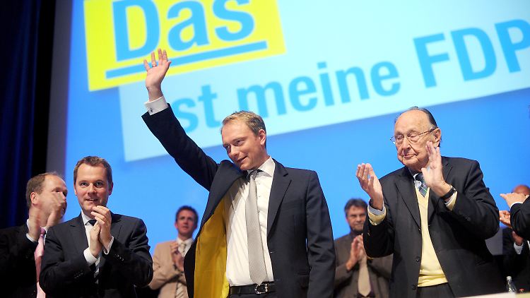 Spitzenkandidat bei der Landtagswahl in NRW wollte Bahr nicht werden. Das - und sein Amt als Landeschef der NRW-FDP - überließ er Christian Lindner (M.).