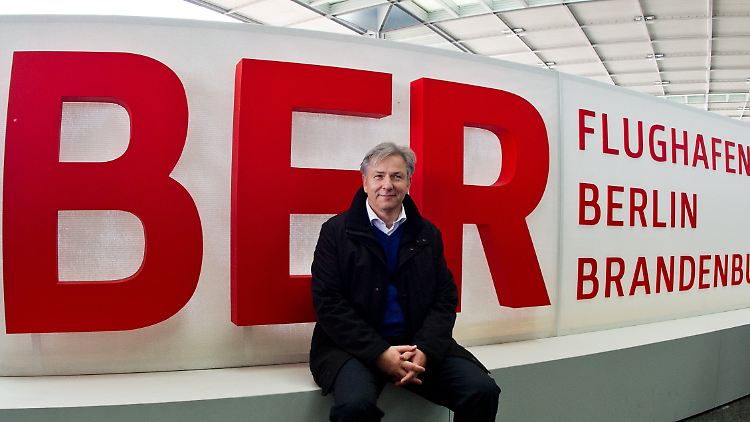 BER und Er: Für Klaus Wowereit ist die Flughafen-Verzögerung eine "mittlere Katastrophe".
