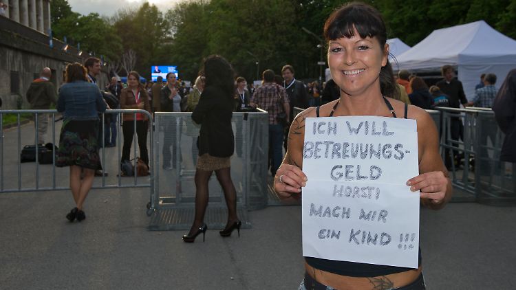 Ein Gast von Seehofers Facebook-Party hat offenbar eigenartige Vorstellungen vom CSU-Chef.