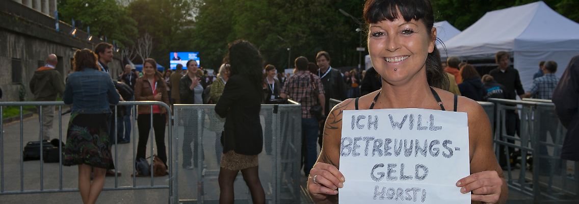 Ein Gast von Seehofers Facebook-Party hat offenbar eigenartige Vorstellungen vom CSU-Chef.
