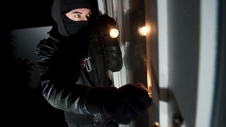 Die Zahl der Diebstähle aus Wohnungseinbrüchen stieg 2011 um 9,3 Prozent.