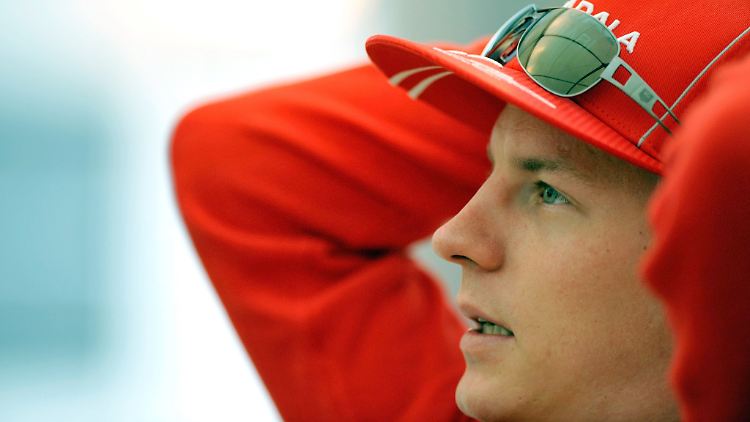 Räikkönen hier noch im schicken Ferrari-Rot.