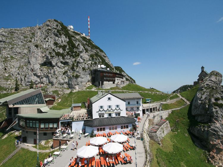 Schon vor dem Bau der Wendelsteinbahn war das Wendelsteinhaus ein beliebtes Ausflugsziel.