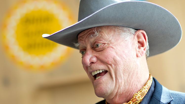 Larry Hagman steht wieder als Fiesling J.R. Ewing vor der Kamera.