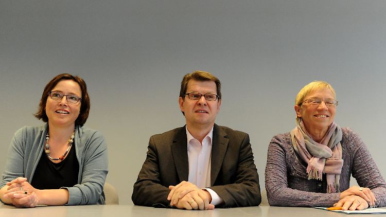 Eka von Kalben von den Grünen, Ralf Stegner von der SPD und Anke Spoorendonk vom SSW wollen die Dänenampel wagen - wenns sie sich bei den anstehenden Koalitionsverhandlungen einig werden.