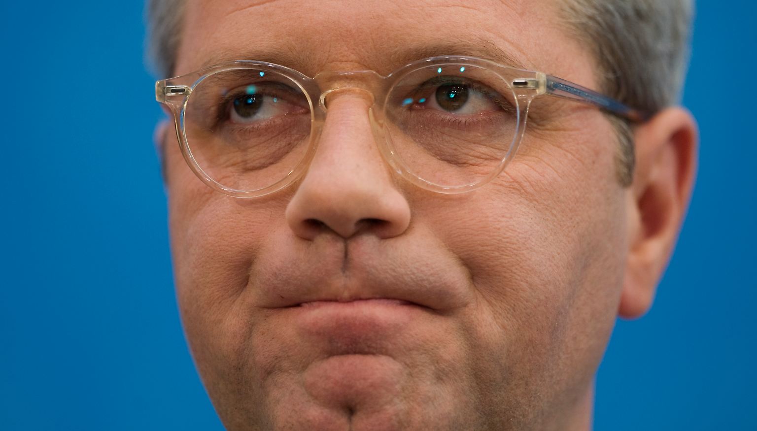 Norbert Röttgen hat die NRW-Wahl verloren. Von einem Desaster ist die Rede. Schnell stand fest, dass er sich von seinen Ambitionen in der Bundes-CDU verabschieden kann.