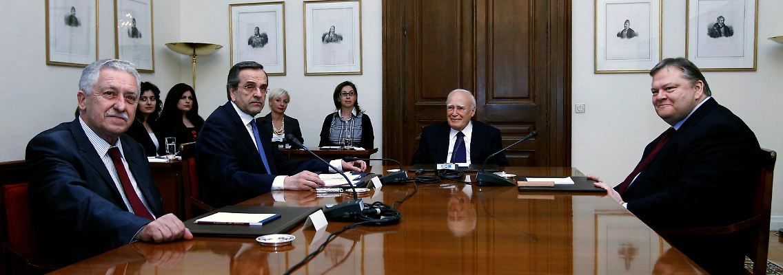 Diese drei könnten regieren, haben aber Angst vor der Wut der Straße: Fotis Kouvelis (l.), Antonis Samaras (2.v.l.) und Evangelos Venizelos (r.) zu Gast bei Präsident Papoulias.