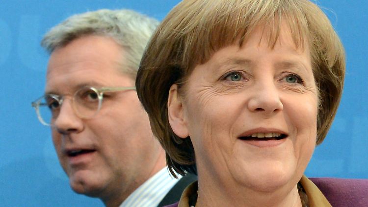 Die Niederlage im Rücken: Schadet der Patzer von CDU-Kandidat Röttgen in Nordrhein-Westfalen auch Kanzlerin Merkel?
