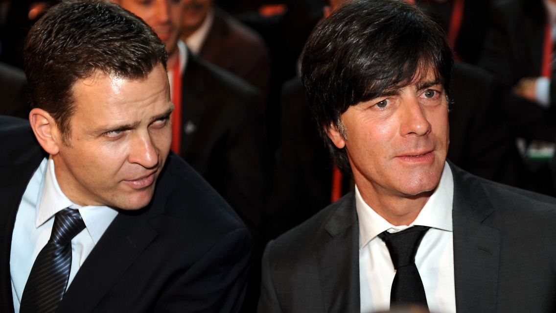 Löw mit Teammanager Bierhoff: "Eine heikle Aufgabe".