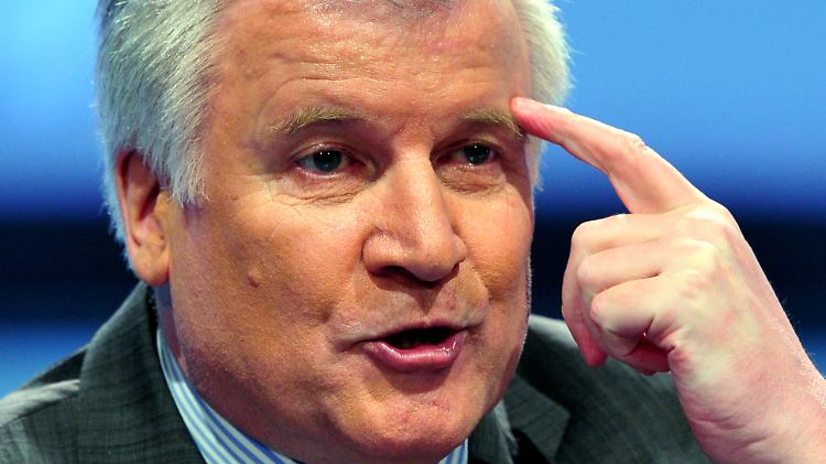 Horst Seehofer will der Berliner Koalition ordentlich einheizen. Erst einmal aber torpediert er mit seinem Boykott des Koalitionsausschusses die Regierungsarbeit.