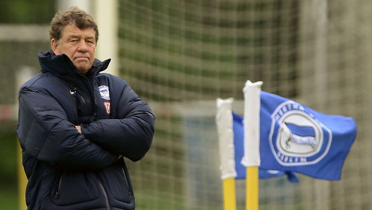 Sehen so Sieger aus? Otto Rehhagel beim Hertha-Training.