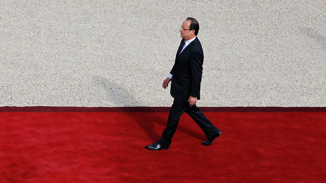 2012-05-15T110613Z_01_ELY142_RTRMDNP_3_FRANCE-GOVERNMENT.JPG1781713994866119392.jpg