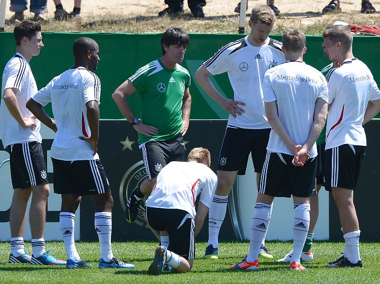 Erst am 25. Mai hat Löw alle EM-Aspiranten beisammen. Die EM startet für das DFB-Team am 9. Juni.