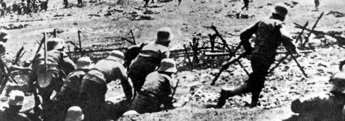 Ausgelöst wurde der Krieg durch die tödlichen Schüsse auf den österreichischen Thronfolger Franz Ferdinand durch serbische Nationalisten am 28. Juni 1914 in Sarajevo .