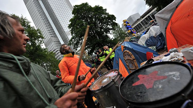 Am ersten der fünf Aktionstage in Frankfurt ist sind eine Kundgebung vor der EZB und ein "Rave against the Troika" geplant.