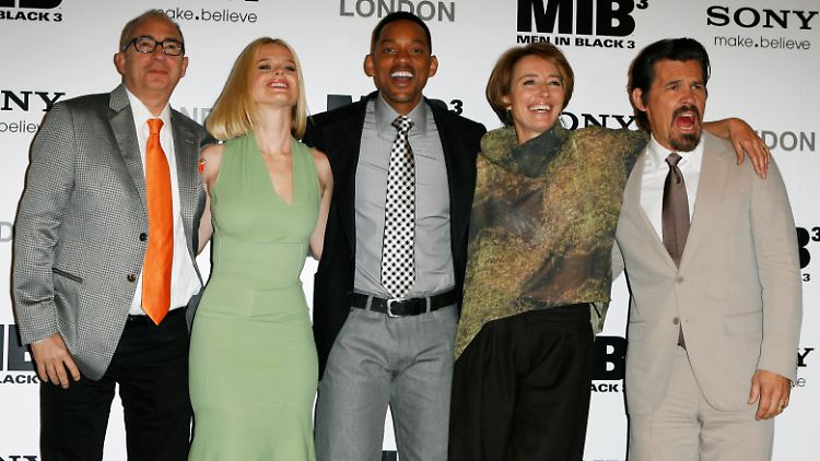 Barry Sonnenfeld, Alice Eve, Will Smith, Emma Thompson und Josh Brolin stellen "Men in Black 3" vor.