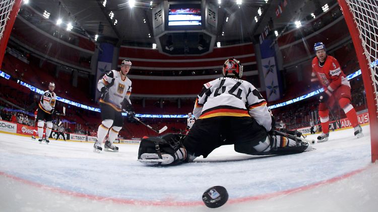 20 Mal landete der Puck in den letzten beiden WM-Spielen im deutschen Tor. Für Olympia kann man sich so nicht qualifizieren.