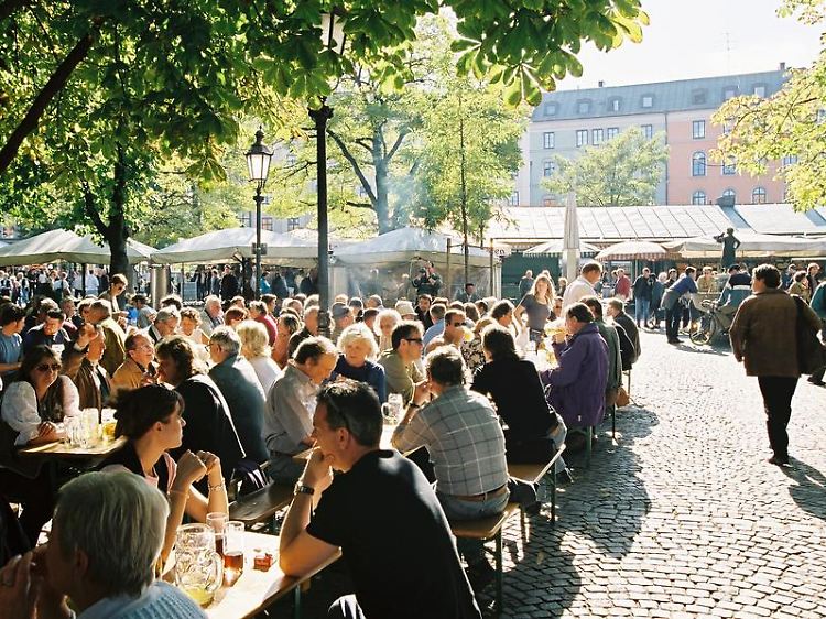 Anziehungspunkt auch für Touristen: Am Viktualienmarkt kommen Besucher Münchens fast zwangsläufig vorbei.