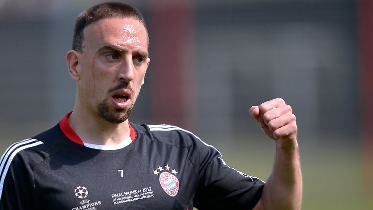 Alles geben fordert Franck Ribery von sich und seinen Kollegen für das "Finale dahoam": "Und wenn wir danach tot sind, sind wir eben tot."