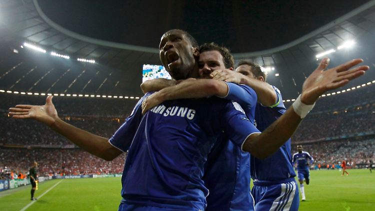 Feldspieler des Spiels: Didier Drogba glich erst zum 1:1 aus und verwandelte dann den entscheidenden Elfmeter zum Triumph für den FC Chelsea. Den Rest erledigte Keeper Petr Cech.