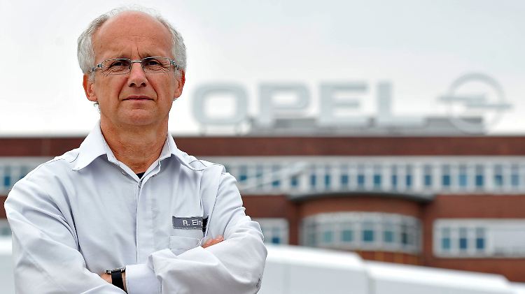 Opel- Betriebsratschef Rainer Einenkel fürchtet weitere Produktionsverlagerungen und ein Aus für das Bochumer Werk.