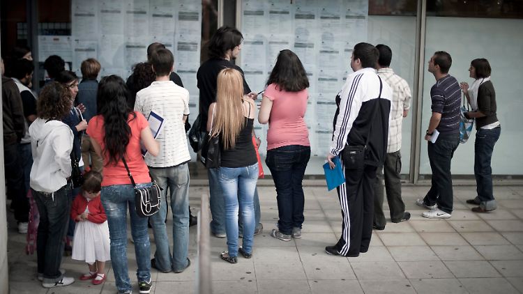 Auf der Suche nach Job-Angeboten in Spanien.