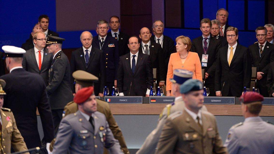 2012-05-21T033325Z_01_SIN217_RTRMDNP_3_NATO-SUMMIT.JPG1263052901377799451.jpg