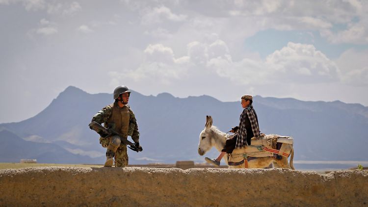 An einem Kontrollpunkt in der Provinz Logar, die noch unter US-Verwaltung steht.