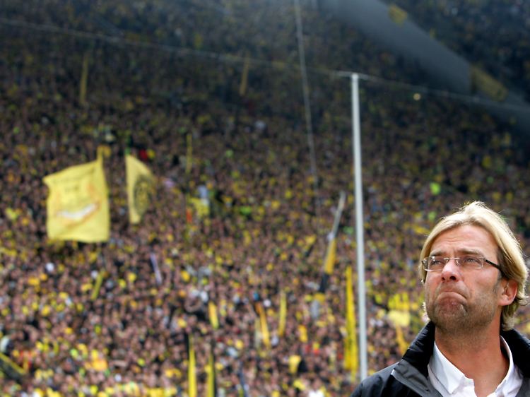 Da staunt selbst Trainer Jürgen Klopp: die Südtribüne im Dortmunder Westfalenstadion.