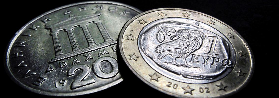 Weiter Euro oder wieder Drachme? Was so einfach klingt, birgt viele Risiken und Probleme.